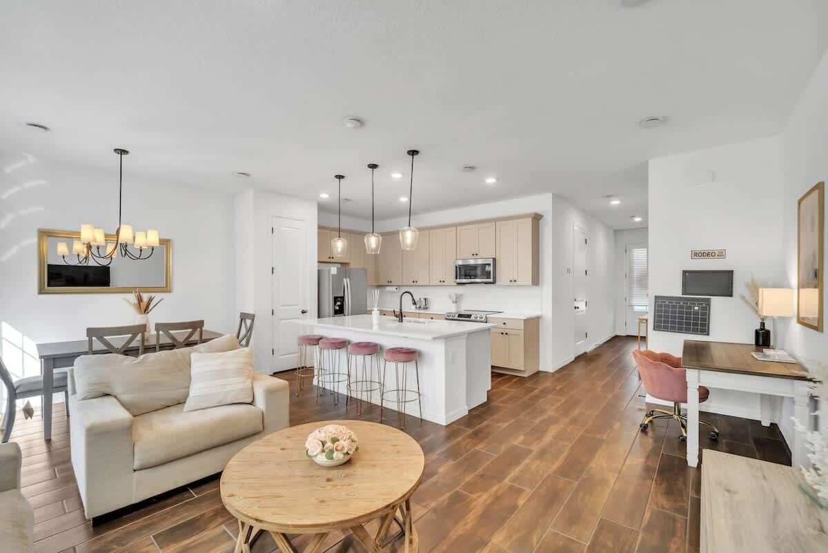 Televisión y oficina 