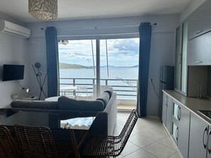 Interior - Emily - Bougainville Panorama (Sarandë)
