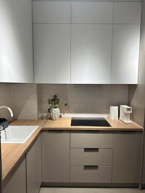 Fridge, oven, stovetop, dishwasher - Margareta - Panoramic View (Sarandë)