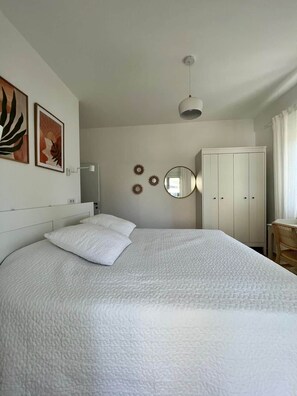 2 bedrooms, iron/ironing board, WiFi, bed sheets - Josephine - Family Summer (Sarandë)