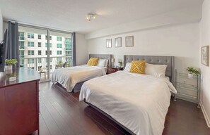 1 bedroom, iron/ironing board, WiFi, bed sheets - Prime Brickell Stay with Pool, Gym & Parking (Miami)