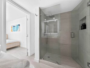 Shower, hair dryer, shampoo - Remodeled Brickell Condo with Water View Balcony (Miami)