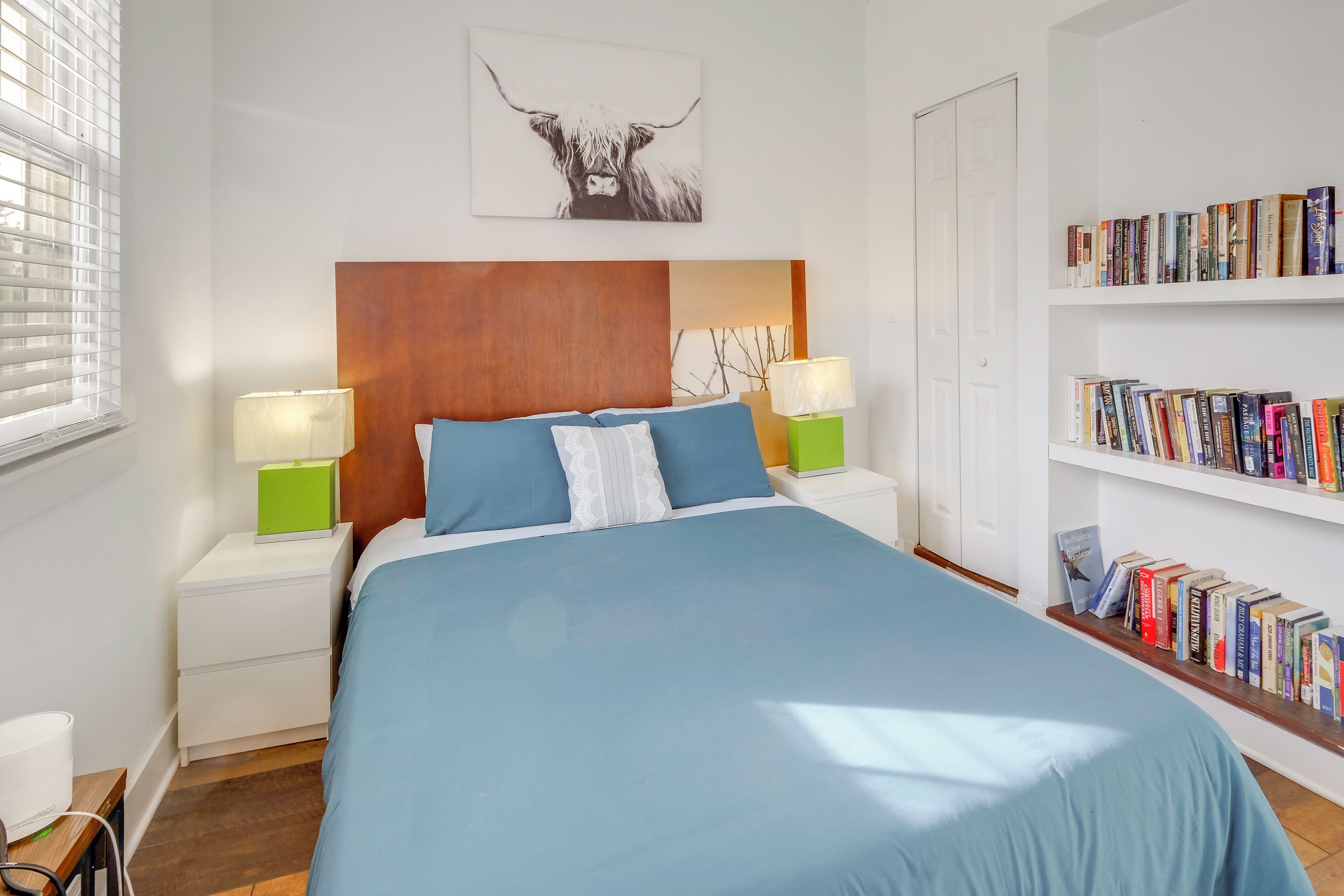 2 chambres, bureau, fer et planche à repasser, accès à Internet