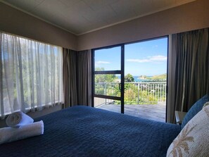 5 bedrooms, WiFi, bed sheets - Cathedral Cove Retreat (Hahei)