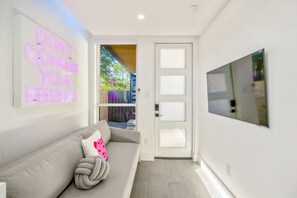 Luokittelematon kuva, 4 kautta 28, painike