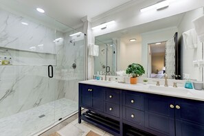 Hair dryer, towels - Easy Access to ATL's Best - Home w/ Yard & Deck (Atlanta)