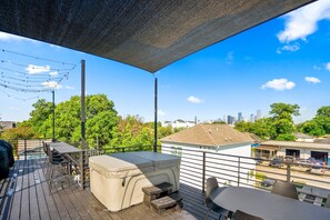 Unclassified image, 4 of 27, button - Modern container-style guest house with shared hot tub, BBQ, dog friendly (Houston)