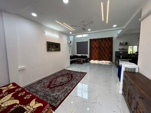 Luokittelematon kuva, 3 kautta 37, painike