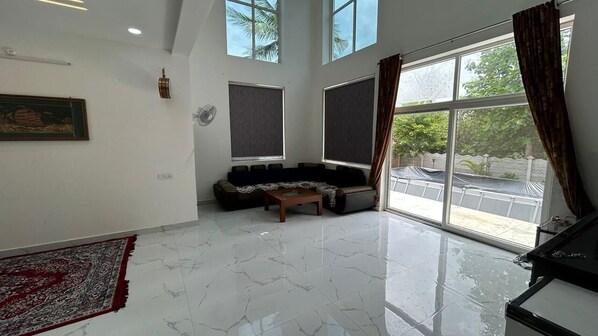 Luokittelematon kuva, 1 kautta 37, painike