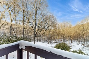 Property grounds - Cozy Mountain Retreat w/ Fireplace & Scenic Balcony (Sugar Mountain)