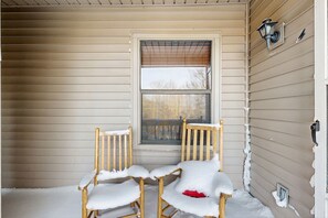 Property grounds - Cozy Mountain Retreat w/ Fireplace & Scenic Balcony (Sugar Mountain)
