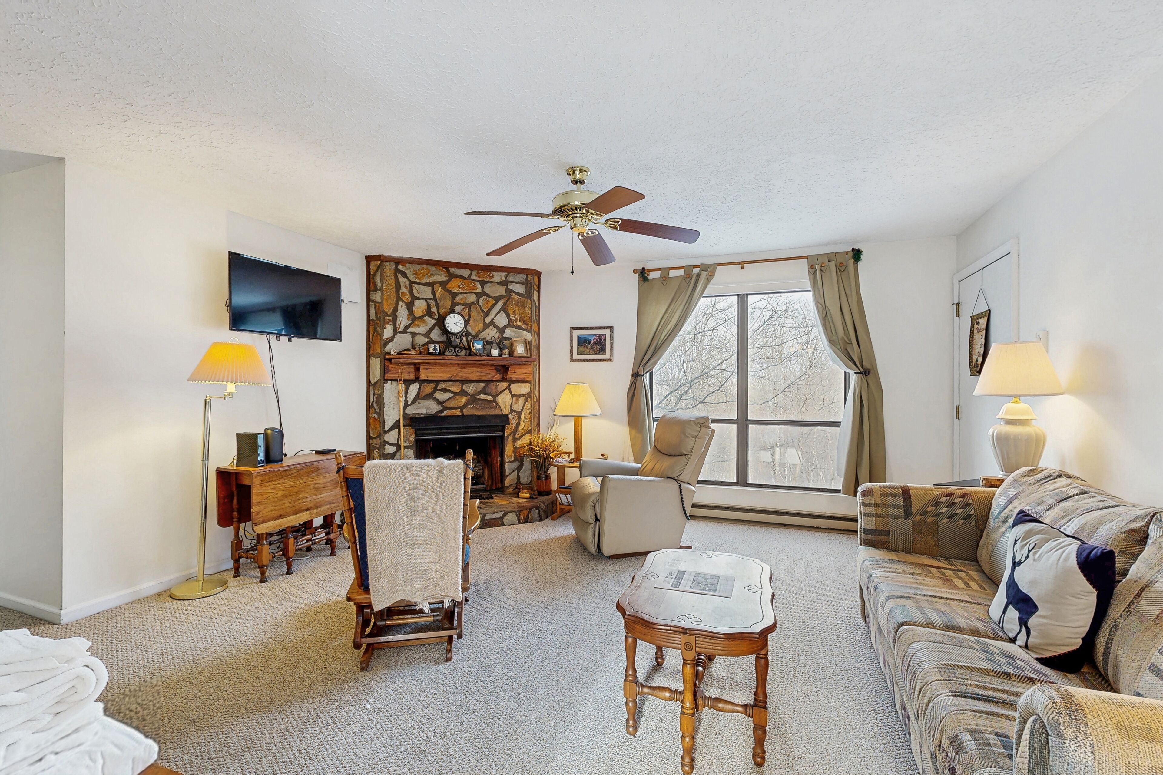 Tv och eldstad