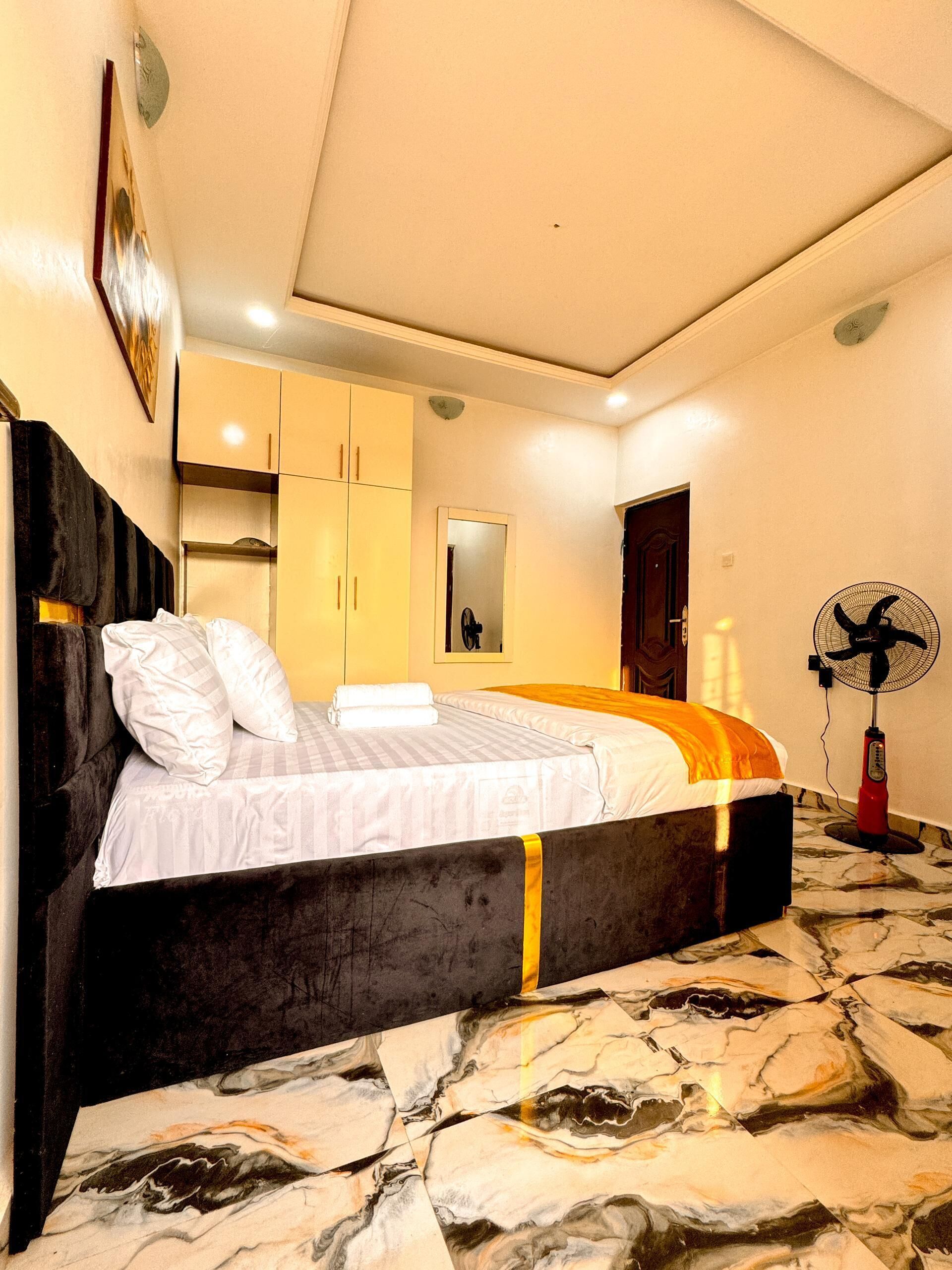 4 bedrooms, iron/ironing board, free WiFi, bed sheets