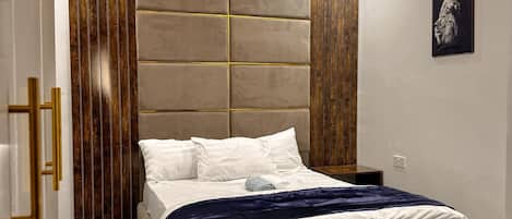 4 Schlafzimmer, Bügeleisen/Bügelbrett, kostenloses WLAN, Bettwäsche