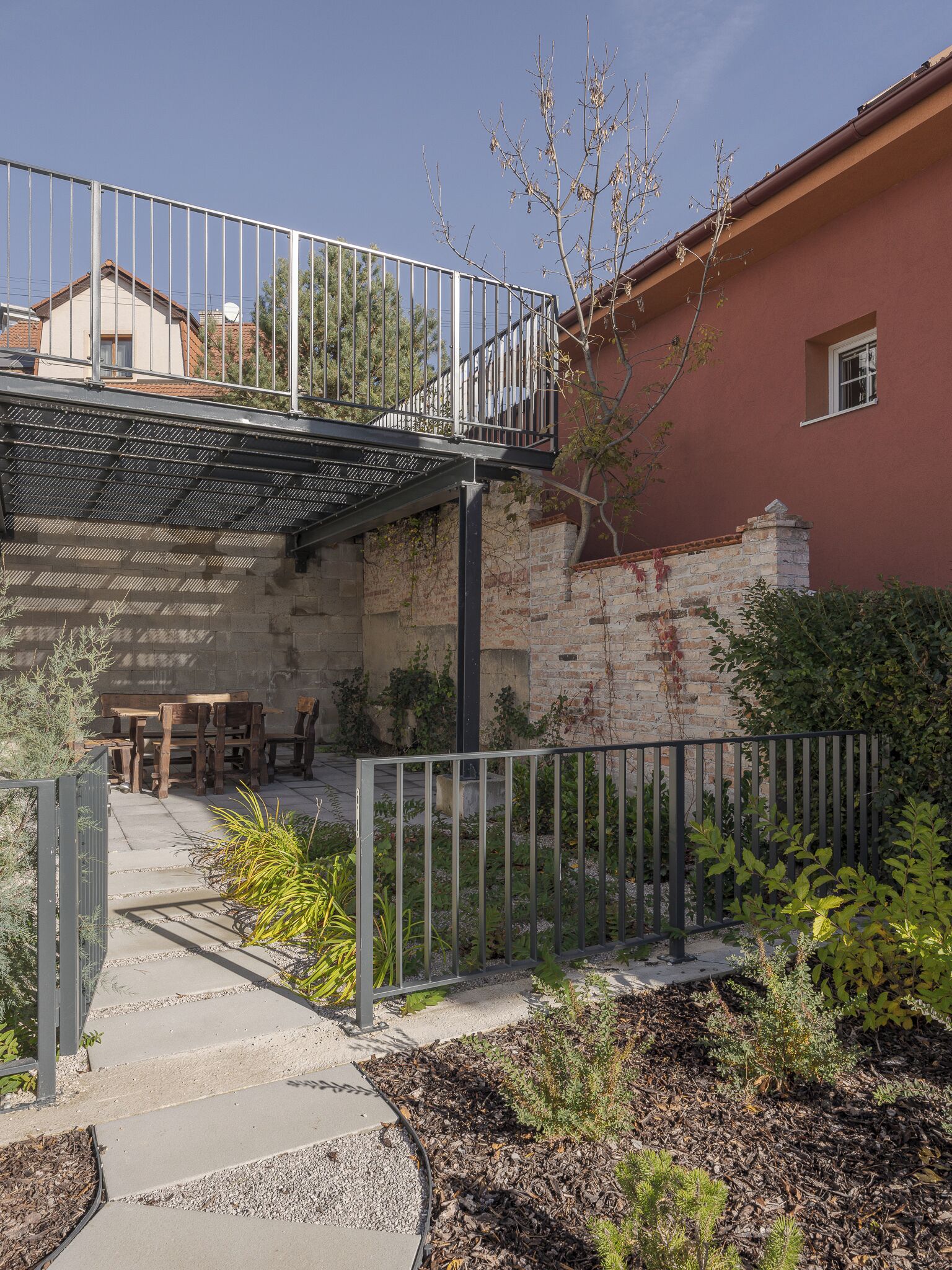 รับประทานอาหารกลางแจ้ง