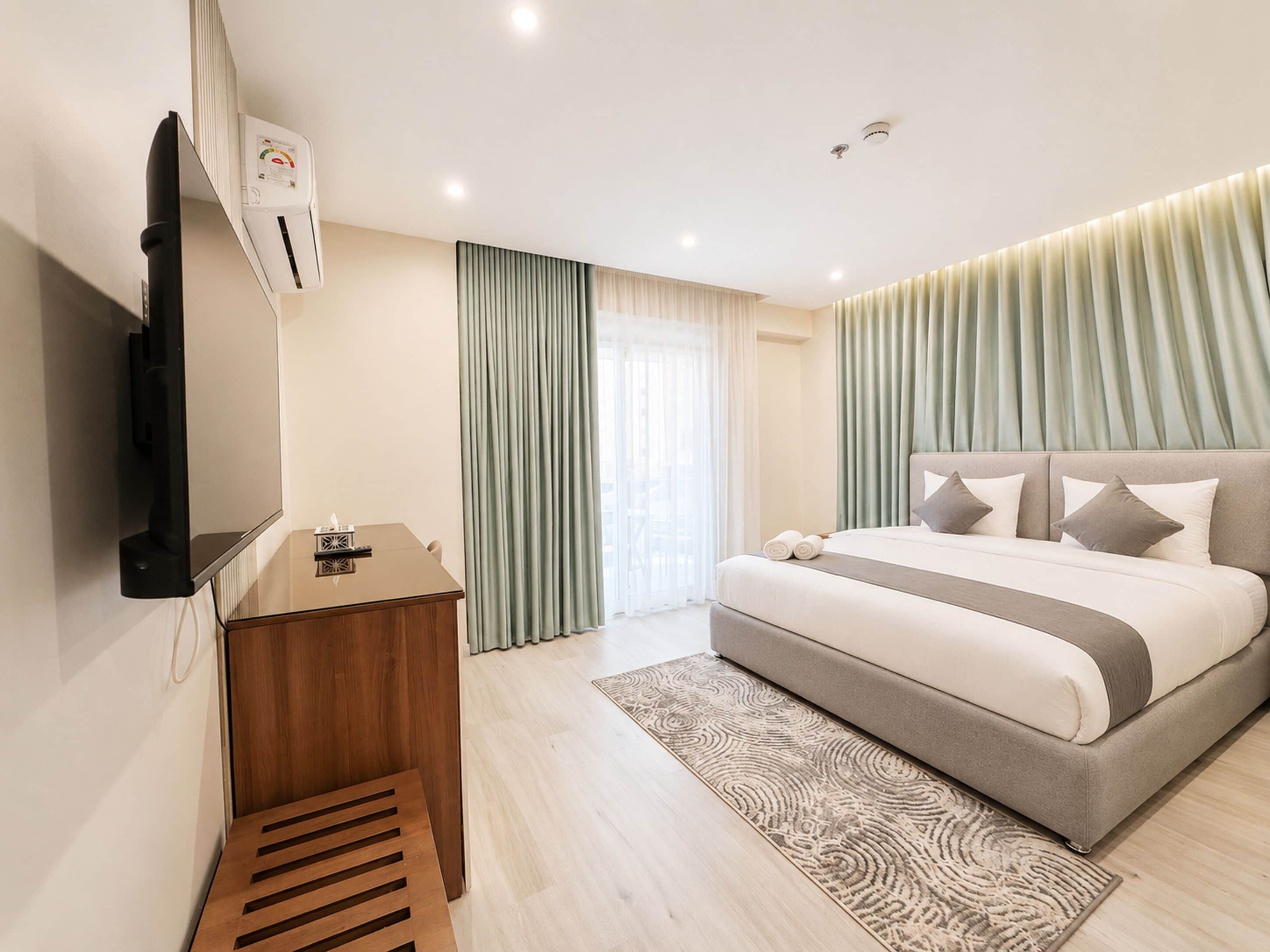 Deluxe Double Room, City View