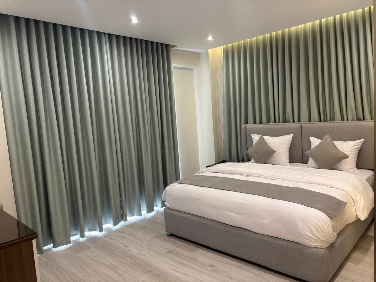 Deluxe Double Room, City View | In-room safe, desk, laptop workspace, soundproofing