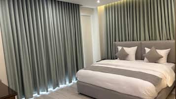 Deluxe Double Room, City View | In-room safe, desk, laptop workspace, soundproofing
