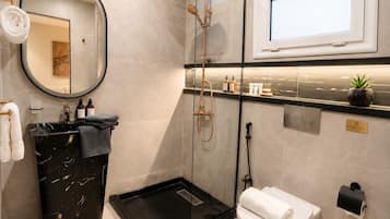 Chambre Familiale, 2 chambres | Salle de bain