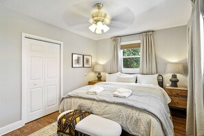 Bureau, fer et planche à repasser, Wi-Fi, draps fournis