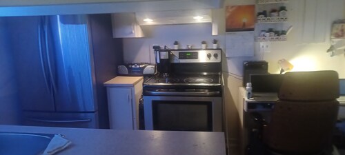 Spacieux 2 1/2 rénové 
Peux  loger 3 personnes