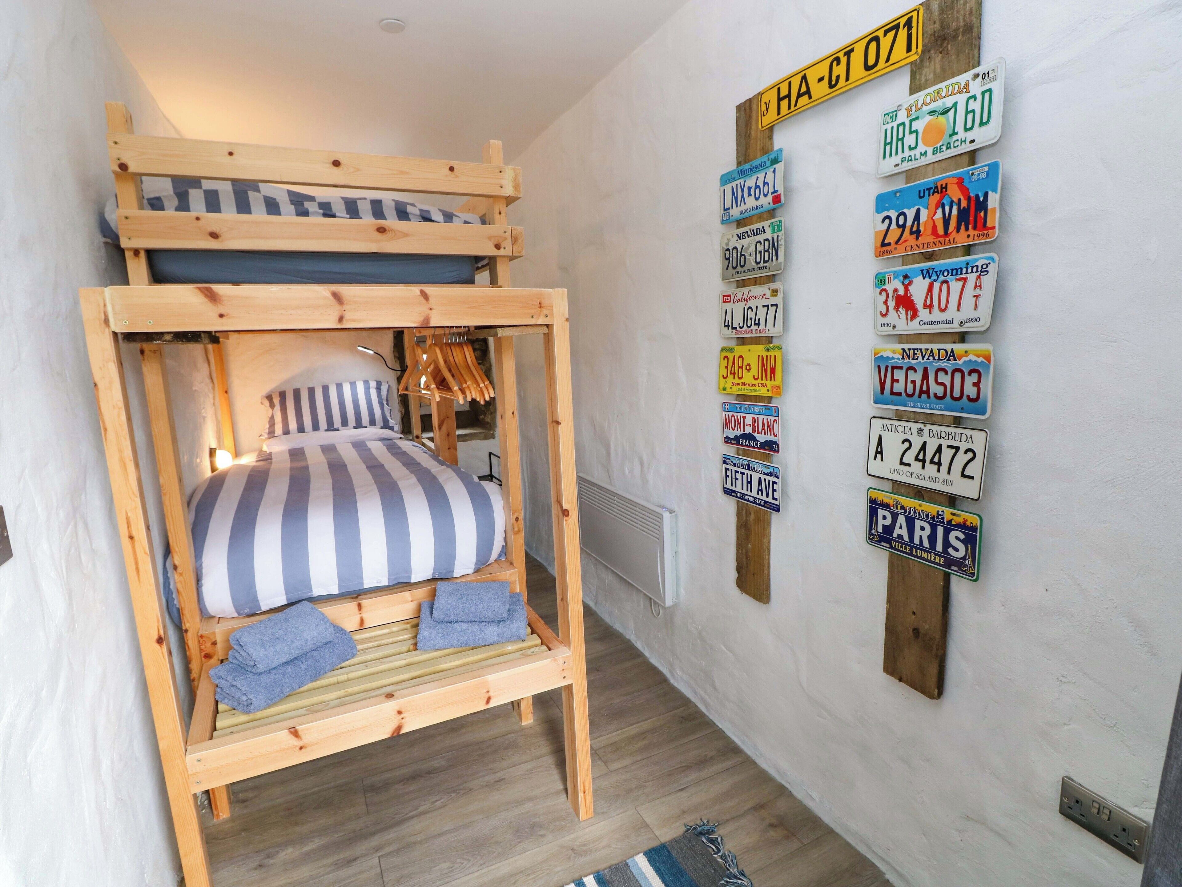 2 bedrooms, individually decorated, individually furnished