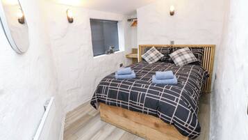 2 phòng ngủ, trang trí khác biệt