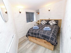 2 hálószoba, egyedi dekoráció és egyedi berendezés