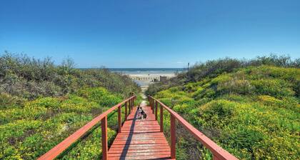 Seas The Day by Avantstay Port A Condo + Walk to Beach + Pools + Tennis, Pickleball, Basketball Court
