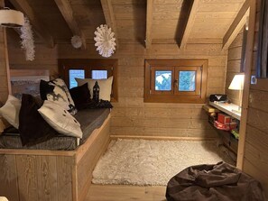 Interior - 1st floor, balcony, fireplace or stove, tv, ski locker, 150m², Méribel (Méribel - Les Allues)
