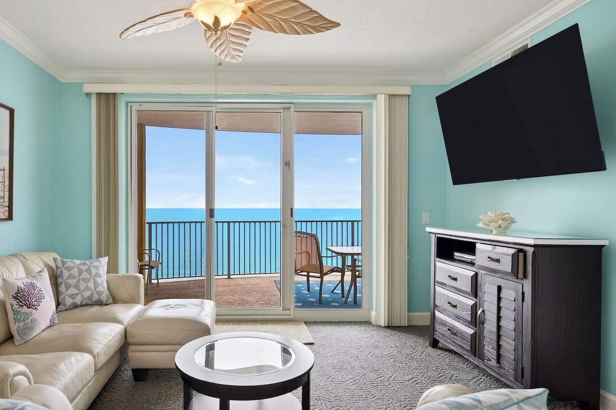 Apartment (2 Bedrooms) | Front of property