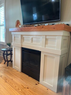 Interior - BEACH THERAPY: Lovely Spacious and Comfortable Coastal Family Retreat (Rockport)