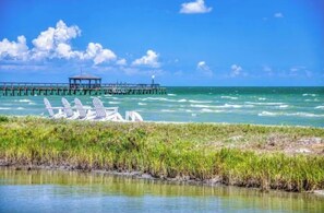 Beach - BEACH THERAPY: Lovely Spacious and Comfortable Coastal Family Retreat (Rockport)