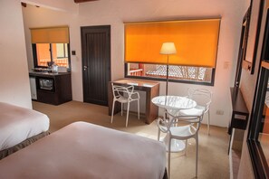 Classic Twin Room, Courtyard View | In-room safe, desk, blackout drapes, free WiFi - Postales (Chacras de Coria)