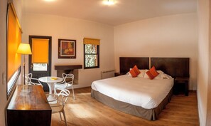 Coffres-forts dans les chambres, bureau, rideaux occultants