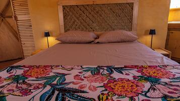 1 bedroom, internet, bed sheets