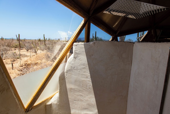 Unclassified image, 1 of 11, button - Geodesic Dome in Turquoise Bay Baja California Sur (Agua amarga)