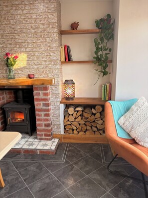 Interior - Detached 3-bedroom house with parking, EV charging and garden cinema room (Linthwaite)