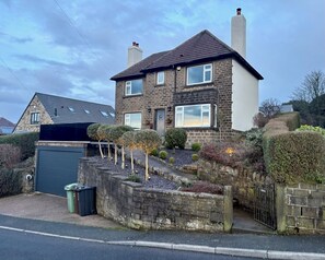 Exterior - Detached 3-bedroom house with parking, EV charging and garden cinema room (Linthwaite)