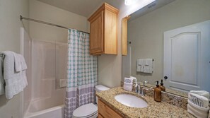 House (3 Bedrooms) | Bathroom