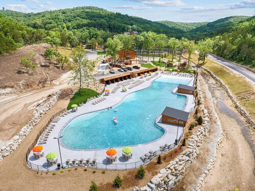 Private Hot Tub! Fire Pit! Tall Timbers!