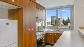 Refrigerador, microondas, horno y tostadora 