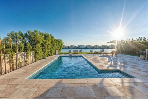 Private pool open sea villa 4 bedrooms in Fanadir