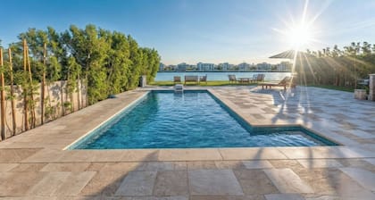 Private pool open sea villa 4 bedrooms in Fanadir