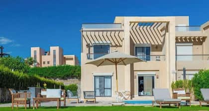 Private pool open sea villa 4 bedrooms in Fanadir