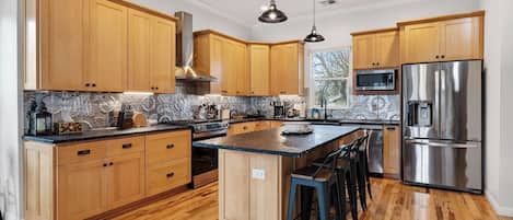 House (3 Bedrooms) | Interior