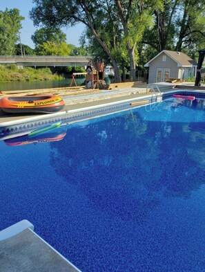 Nicht klassifiziertes Bild, 2 von 62, Schaltfläche