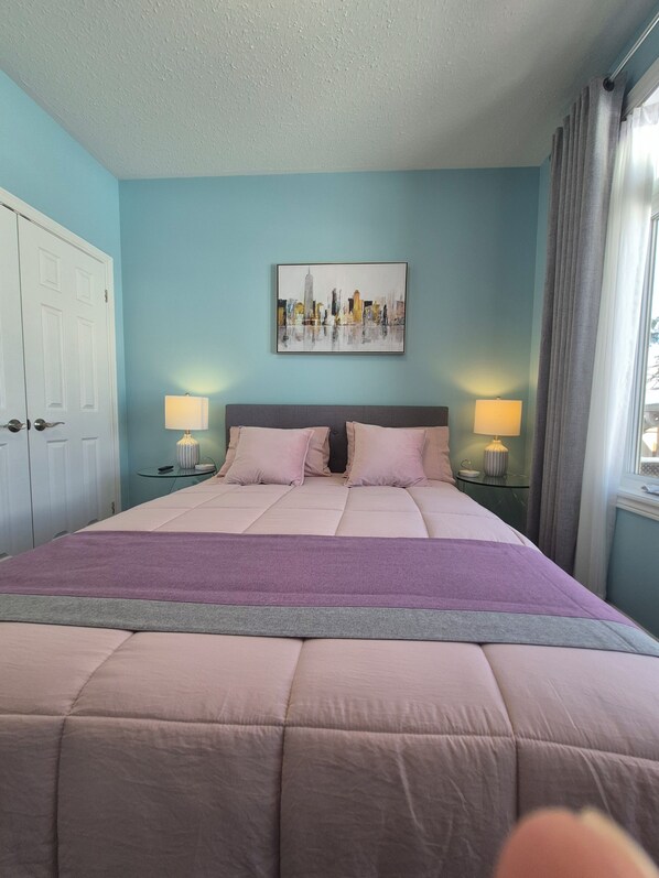 Unclassified image, 1 of 62, button - Scenic Lakeside Cozy Queen Suite Free Breakfast (Niagara Falls)