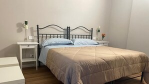 1 bedroom, WiFi, bed sheets - Chiacchiere is a family bed and breakfast in the heart of Piacenza, (Piacenza)