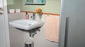 Hair dryer, towels, soap, toilet paper - Chiacchiere is a family bed and breakfast in the heart of Piacenza, (Piacenza)